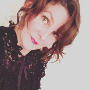 Meet your Posher, Tonsenia